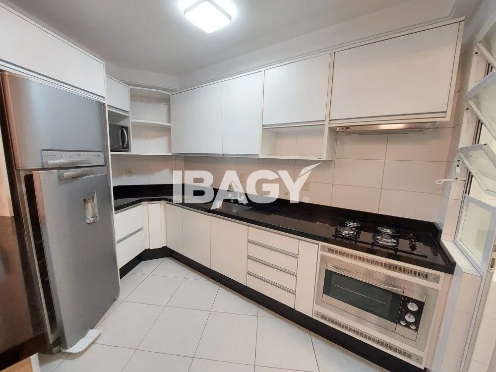 Apartment with 3 bedrooms and 145 m² plus 2 parking spots — photo 2