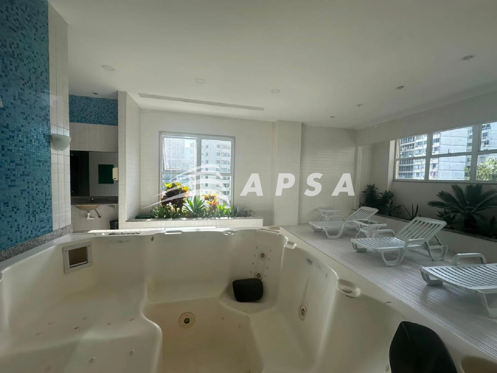 Unfurnished apartment with 3 bedrooms and 3 bathrooms — photo 24