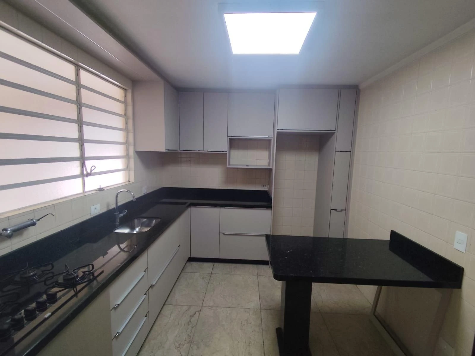 Casa, 90 m², com piso de madeira ou laminado — photo 18