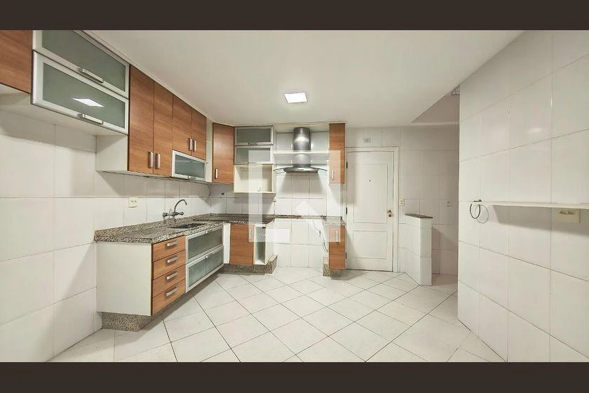 Apartamento com 3 suítes, varanda e 193 m² — photo 6
