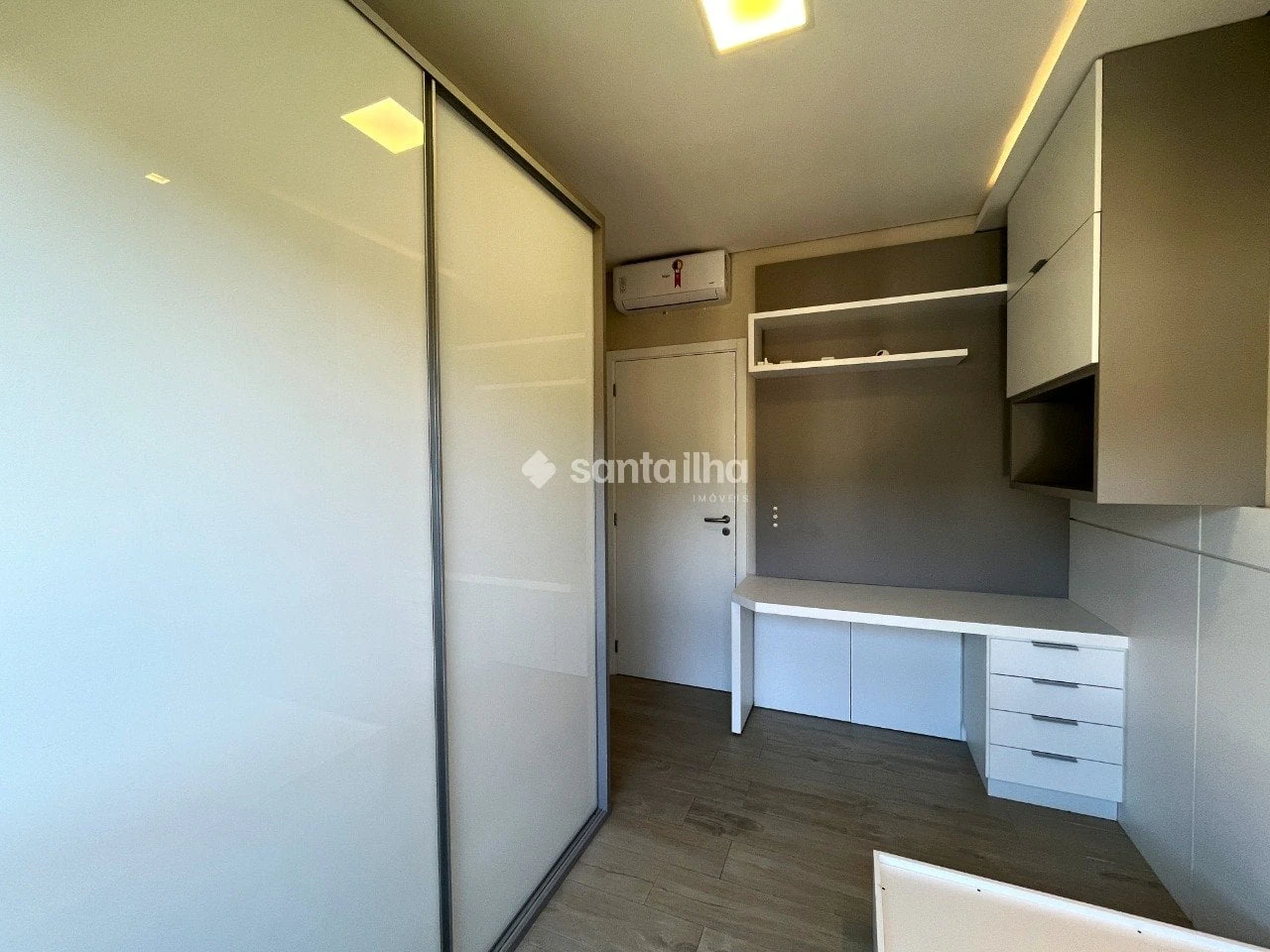 Квартира 114 м² с видом на горы и панорамными окнами — photo 15