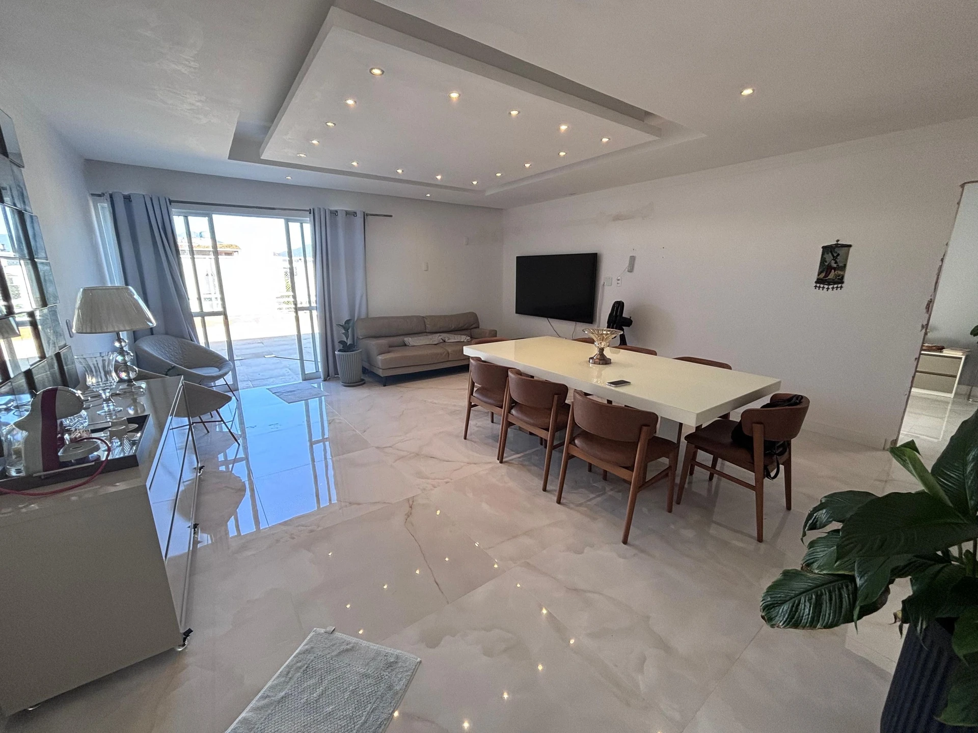 Apartamento mobiliado com 4 quartos e 4 banheiros — photo 7