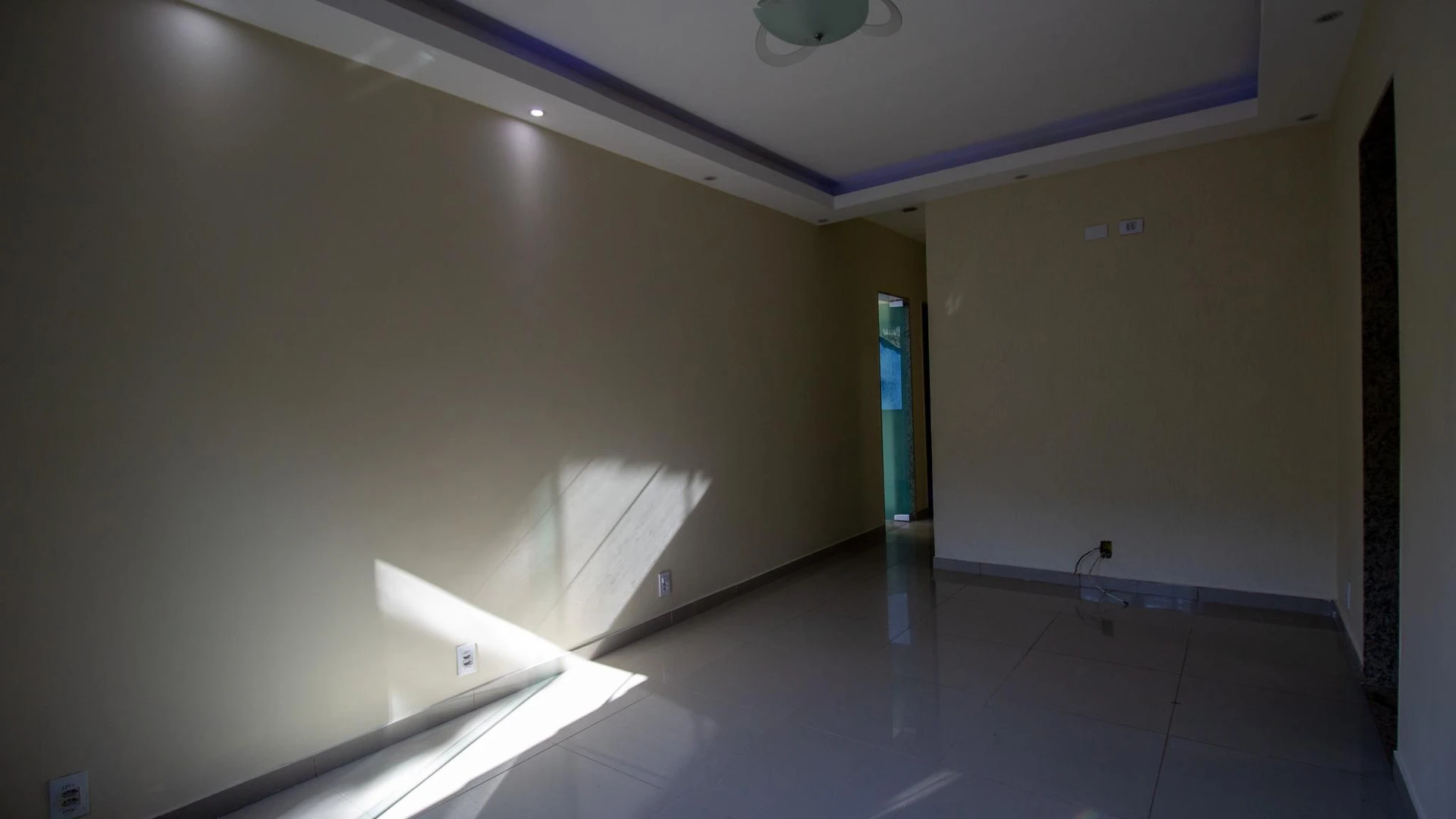 Будинок з 2 спальнями, окрема кухня та 2 паркомісця — photo 13