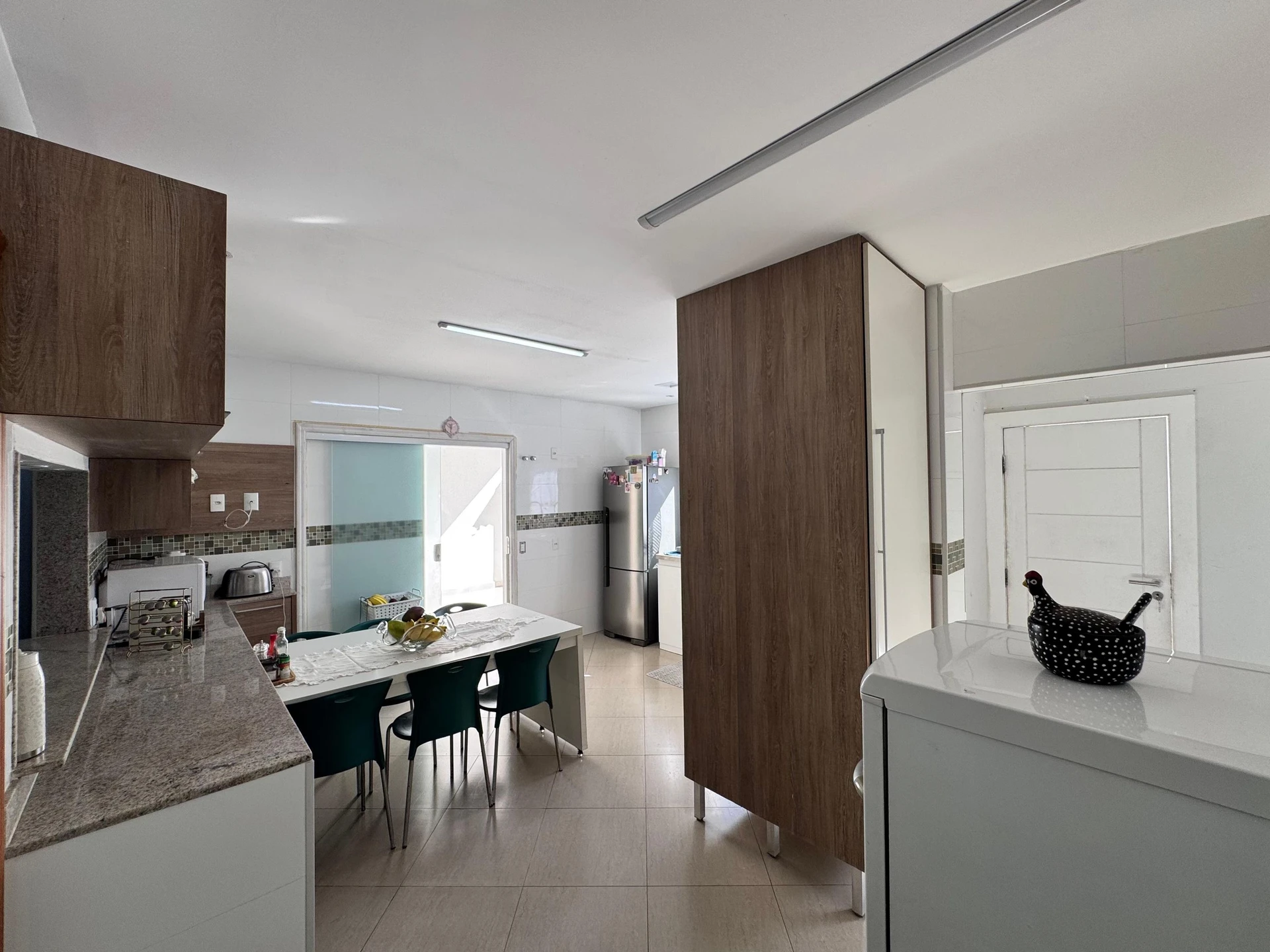 Furnished house with 4 en-suites and 6 bathrooms — photo 80