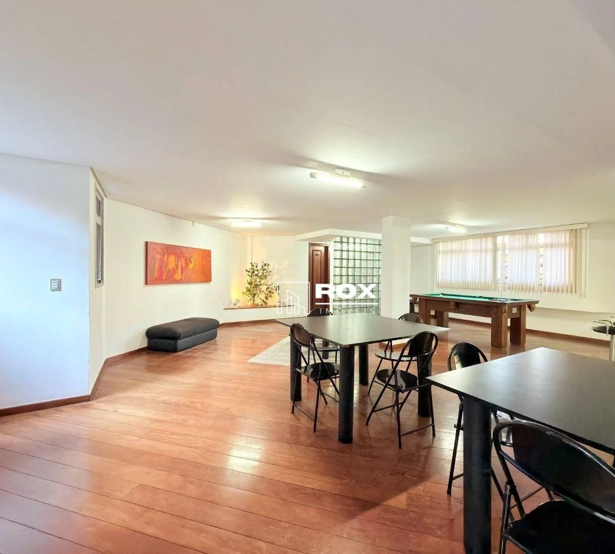 Furnished apartment, 170 m², with a glass-enclosed balcony — photo 7