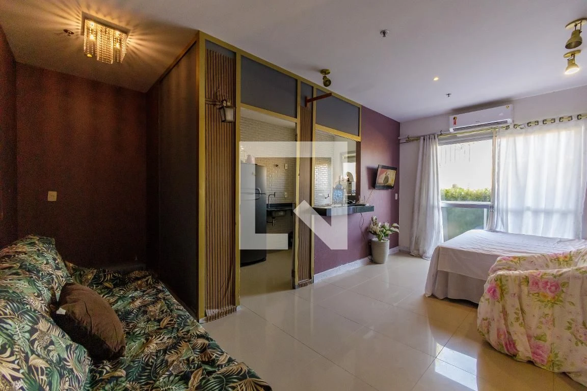 Furnished apartment with 2 bedrooms, 1 en-suite and balcony