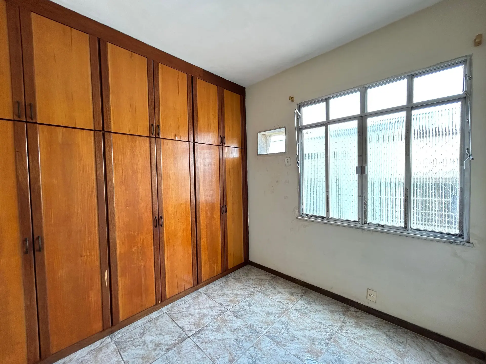 3-bedroom apartment with a walk-in closet — photo 25