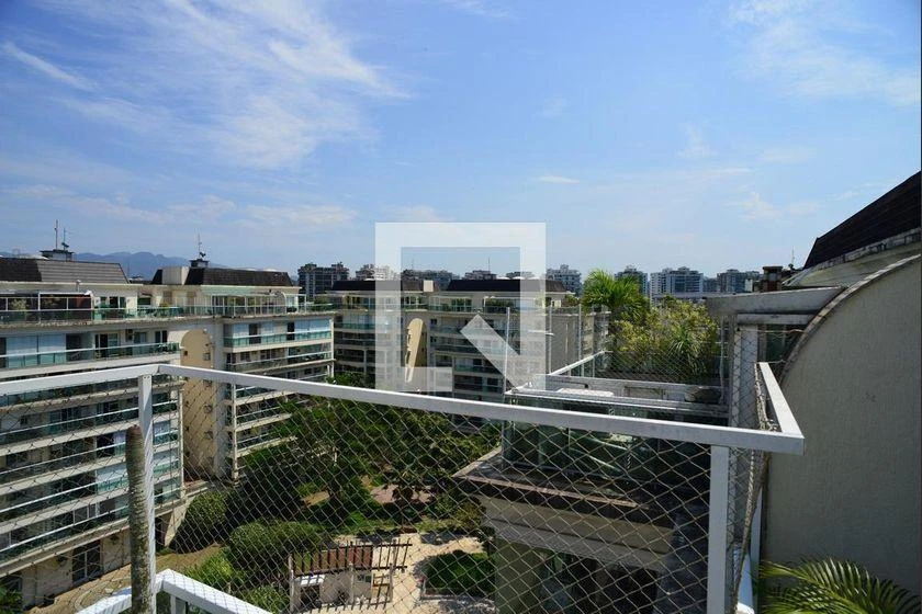 3-bedroom apartment in a building with a gym — photo 26