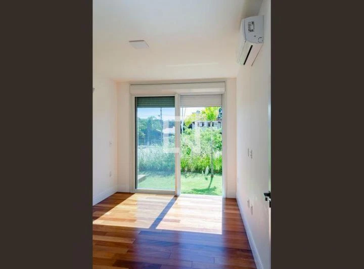 House 4 bedrooms, 4 bathrooms, 375 m² and 4 parking spaces — photo 4