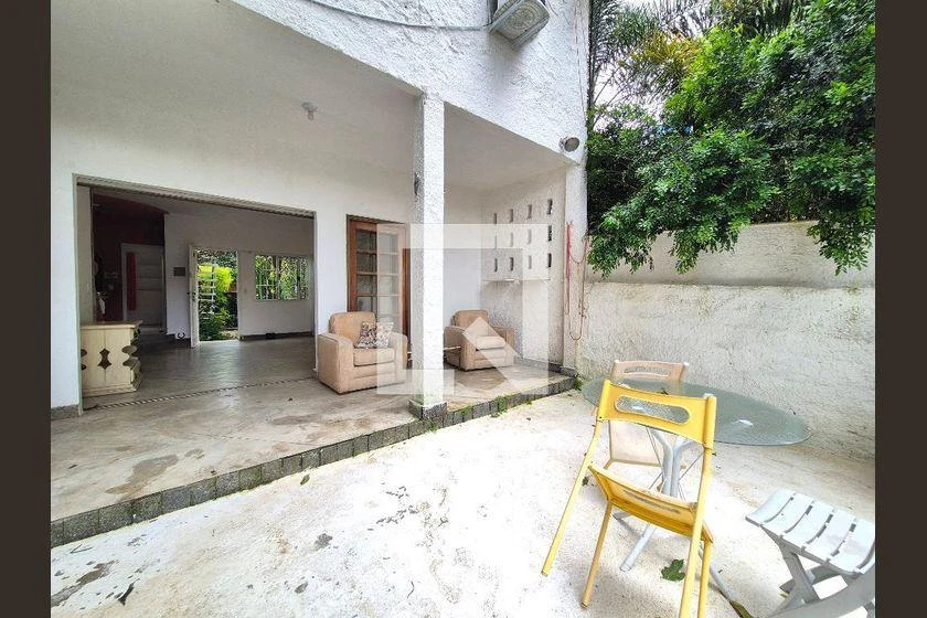 Casa de 3 quartos com 2 vagas e pets permitidos — photo 48