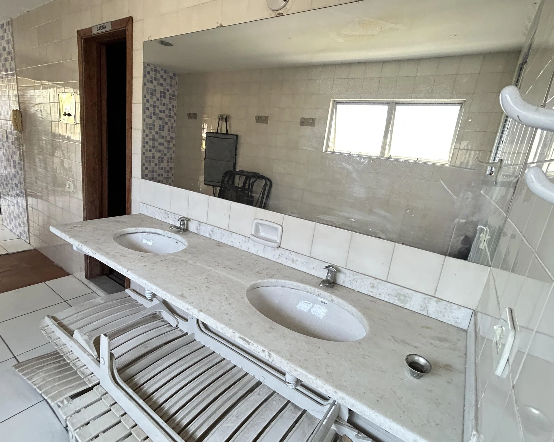 3-bedroom apartment in a building with a sauna — photo 35