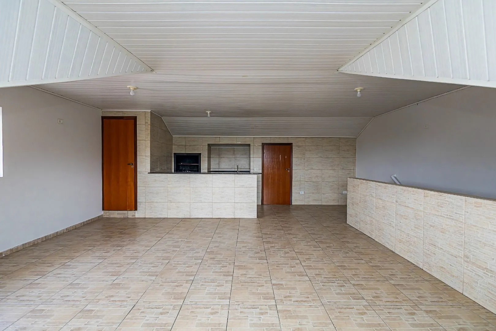 Casa com 2 dormitórios e 300 m² — photo 35