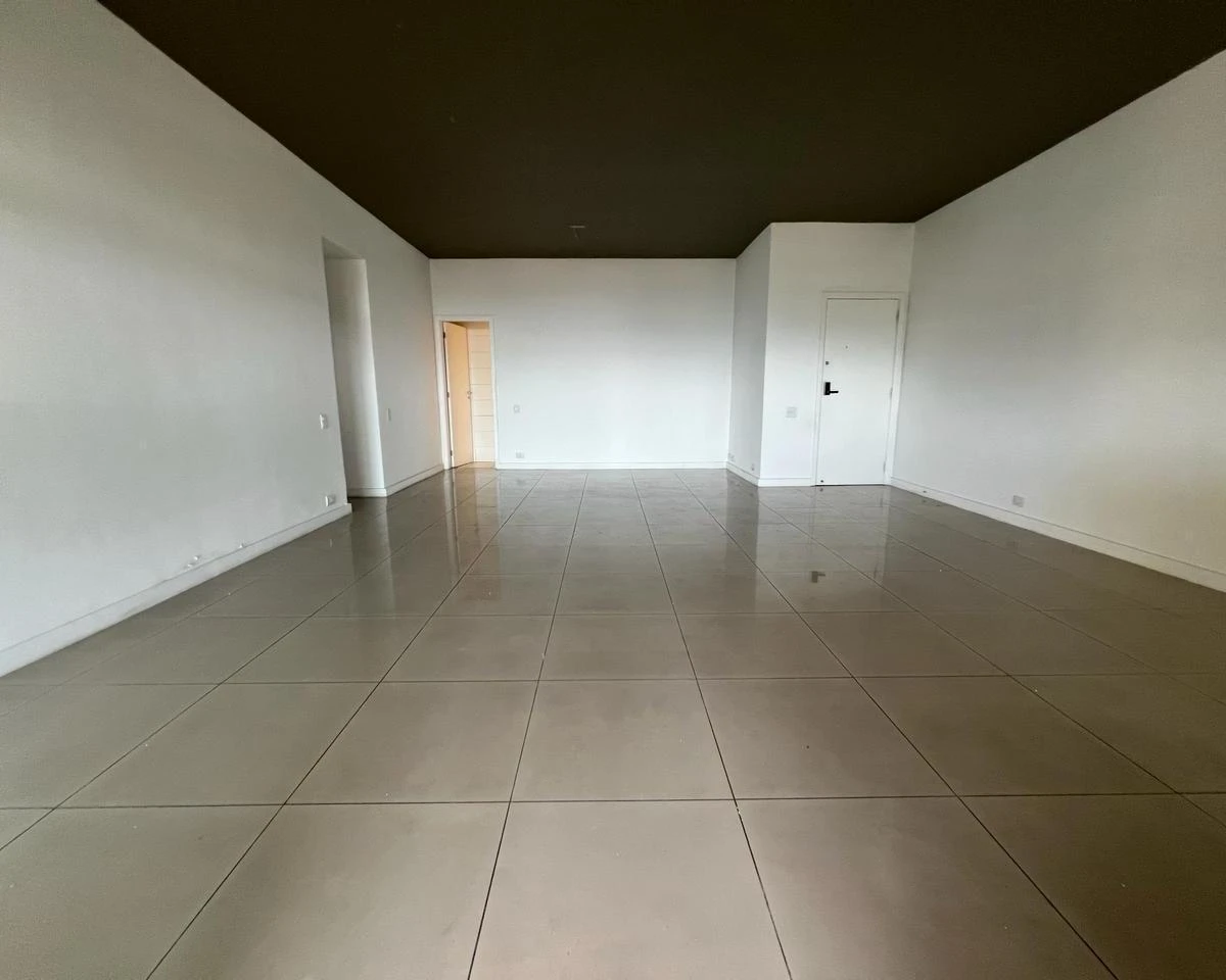 Apartamento de 200 m² com 4 quartos, 4 banheiros e 2 vagas — photo 8