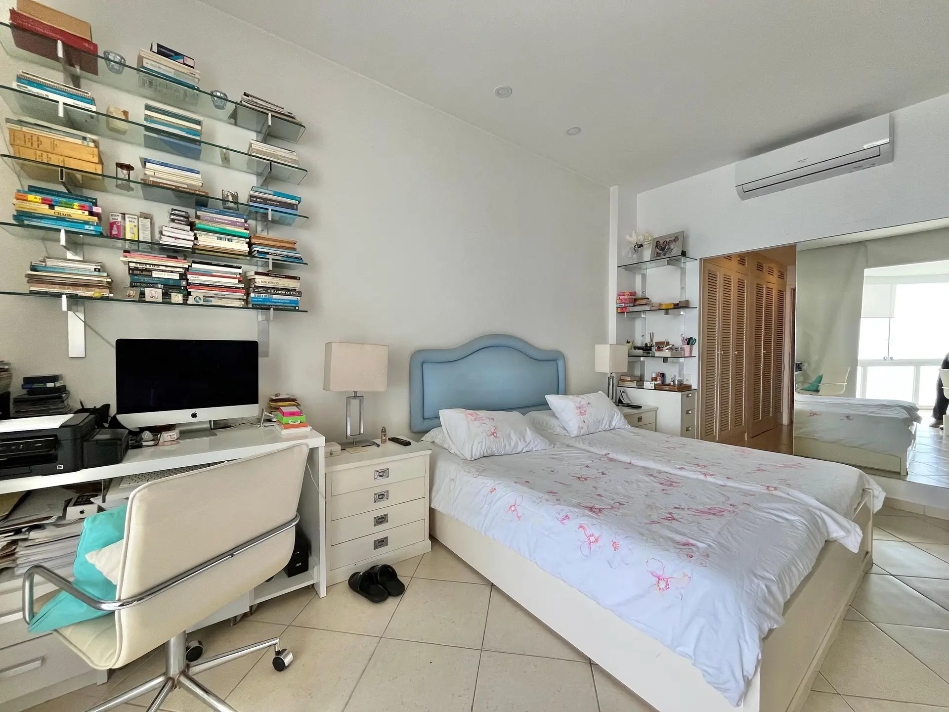 Furnished apartment, 450 m², with a water view — photo 61