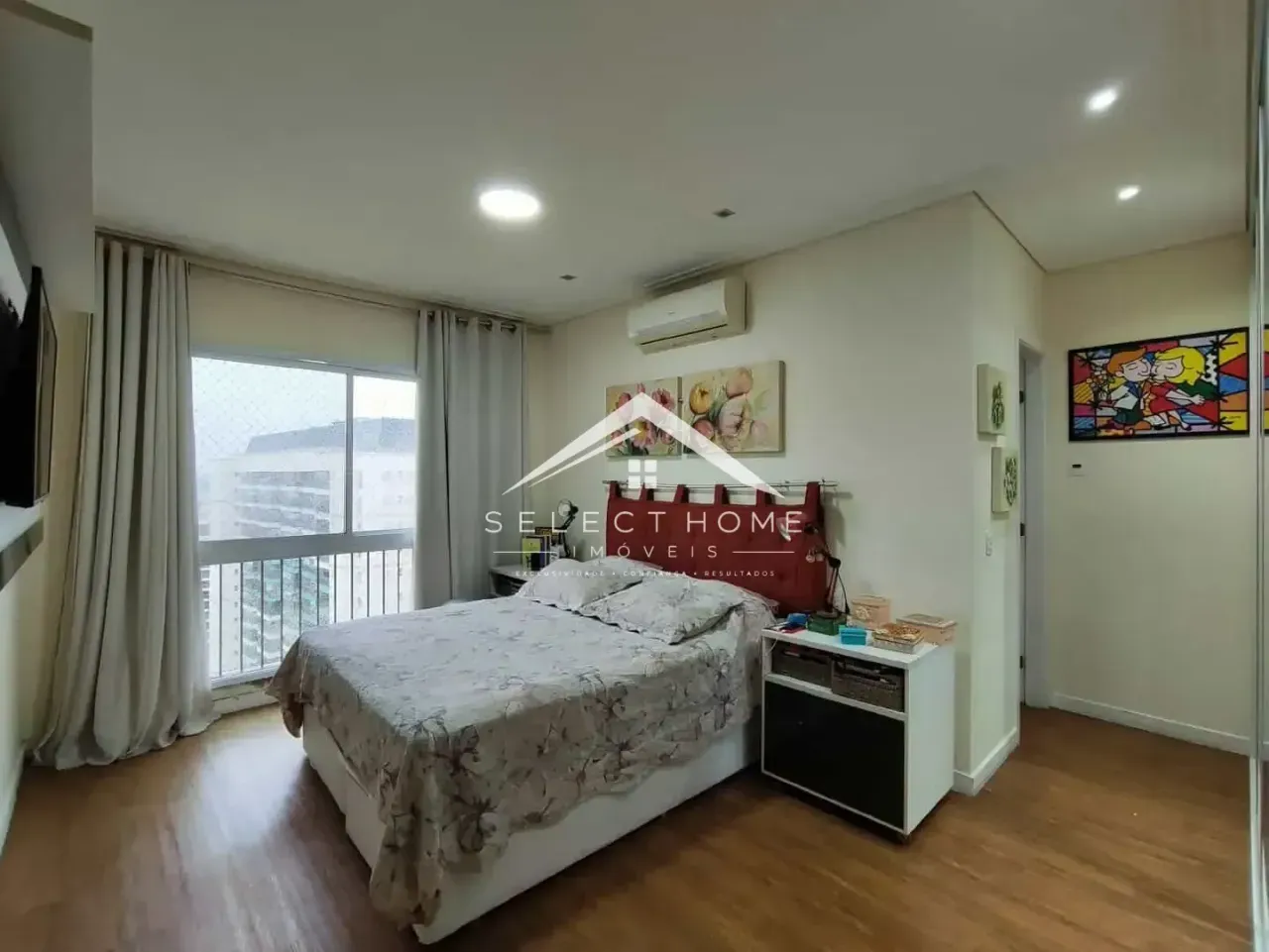 Floor-to-ceiling windows in a 4-bedroom apartment, 150 m² — photo 3