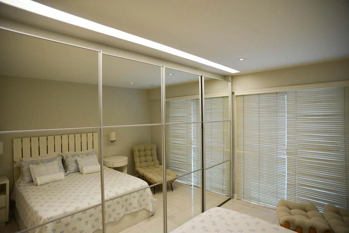 3-bedroom apartment with a glass-enclosed balcony — photo 14