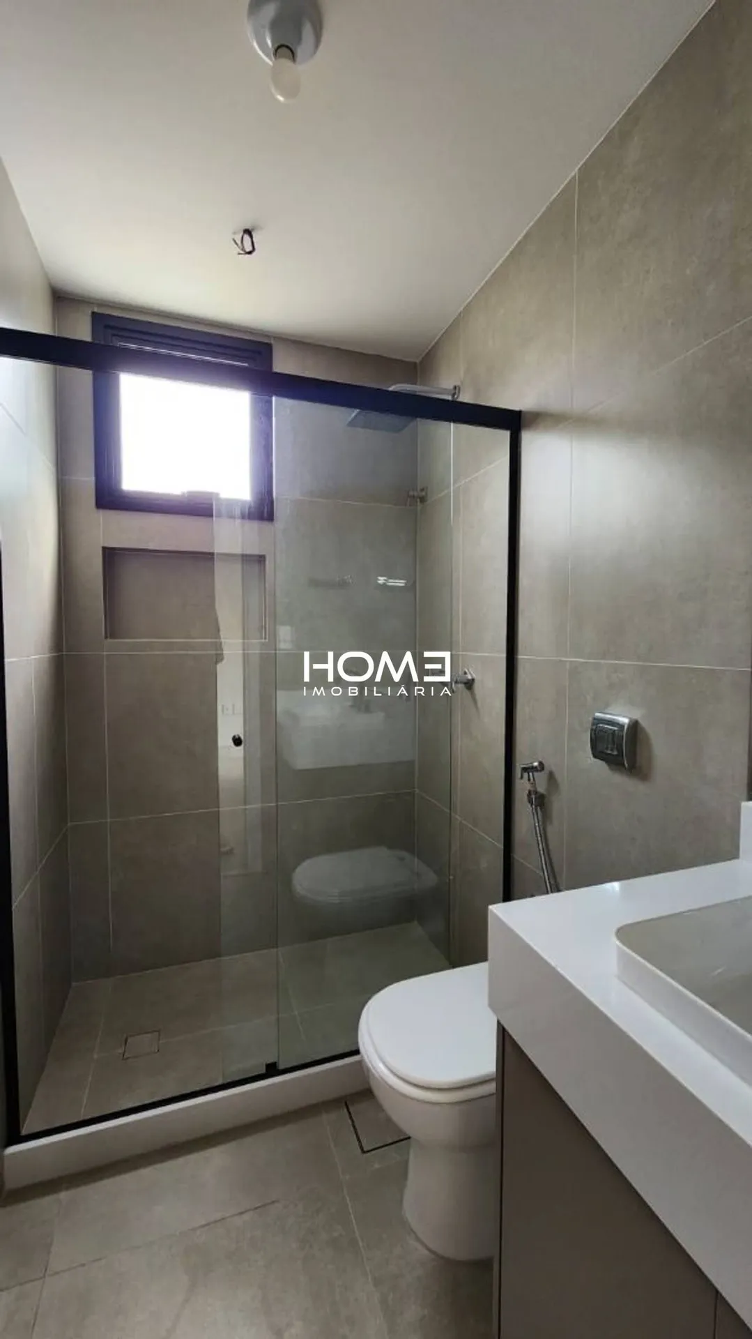 Furnished house, 357 m², with floor-to-ceiling windows — photo 23