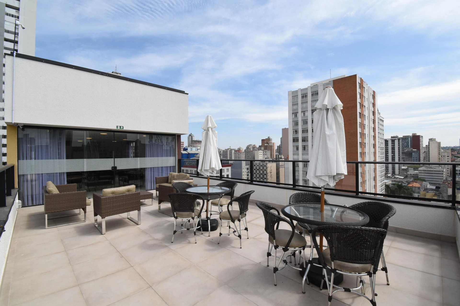 Furnished studio, 22 m², with a glass-enclosed balcony — photo 10