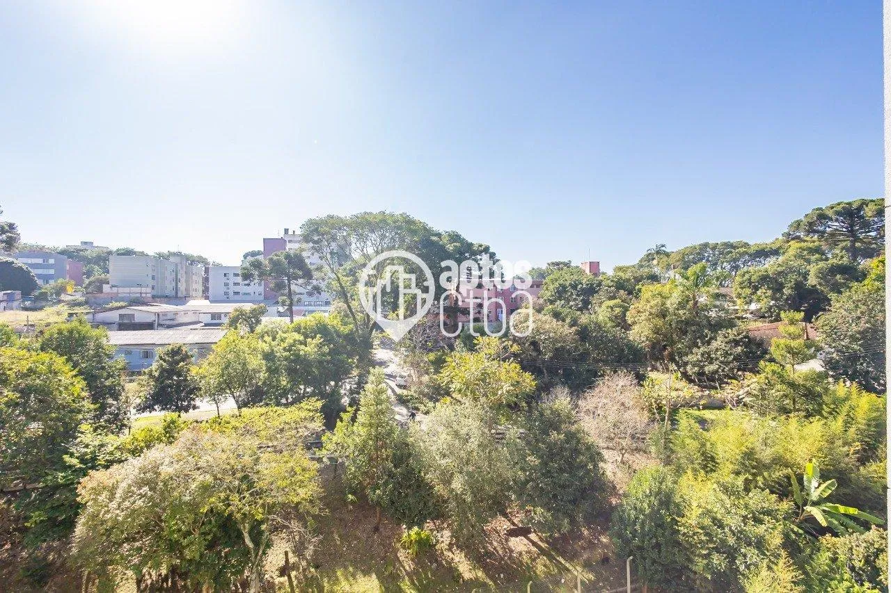 Glass-enclosed balcony in a 2-bedroom apartment, 81 m² — photo 26