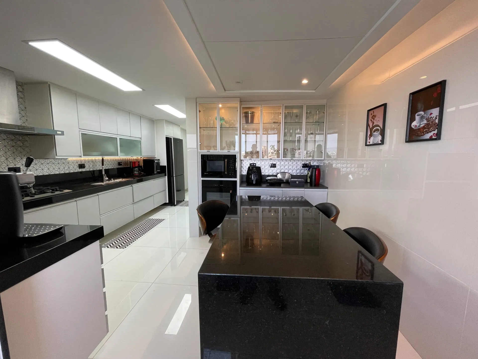 Apartamento de 4 dormitorios con balcón acristalado y 267 m² — photo 32