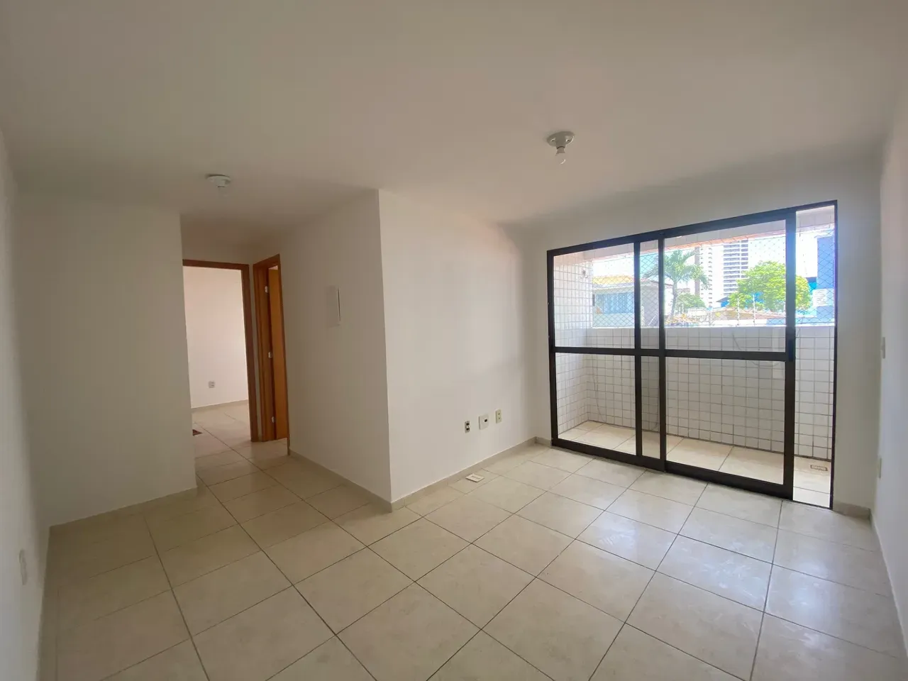 Квартира: 2 спальні, 1 з власною ванною кімнатою, 55 м²