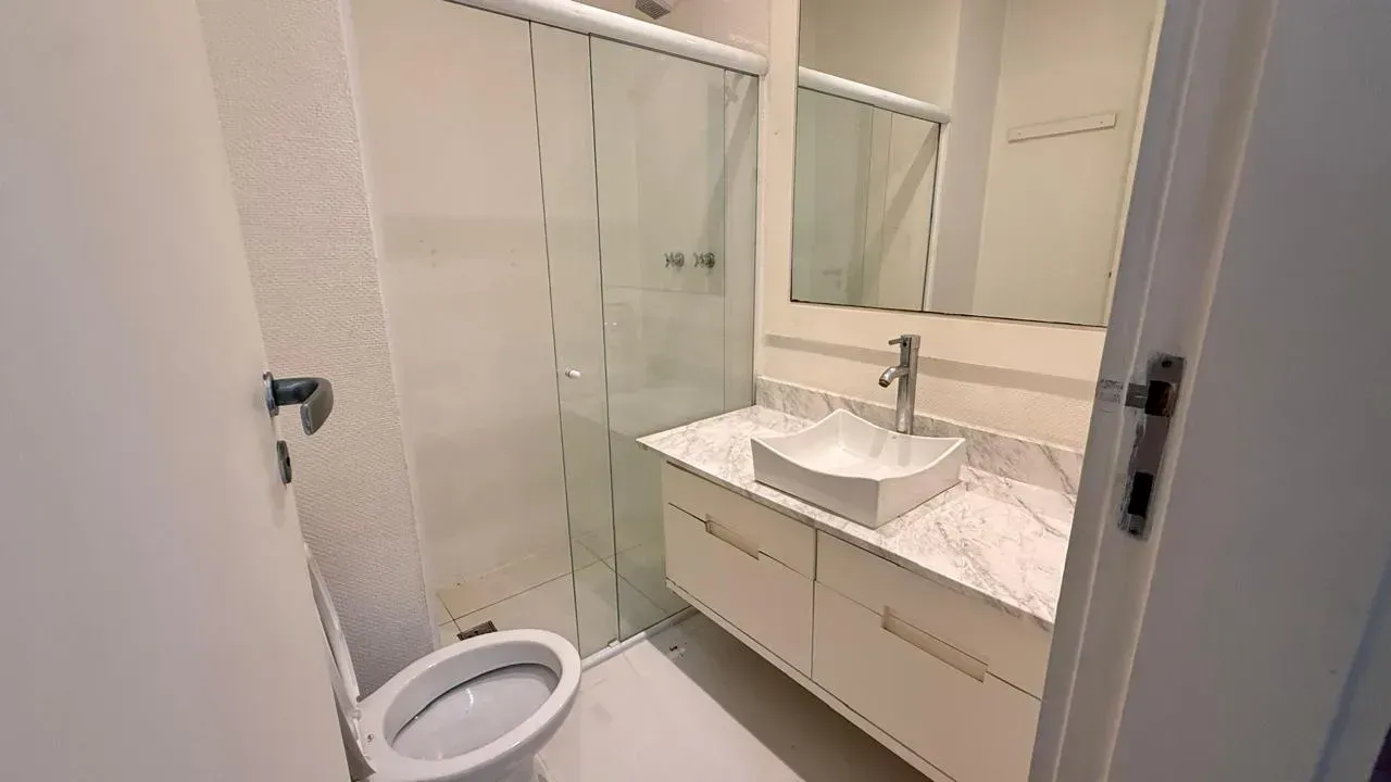 Apartment with 3 suites and a closed kitchen — photo 12