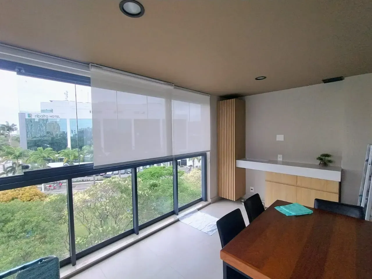 Furnished apartment with glassed-in balcony and 2 bedrooms — photo 3