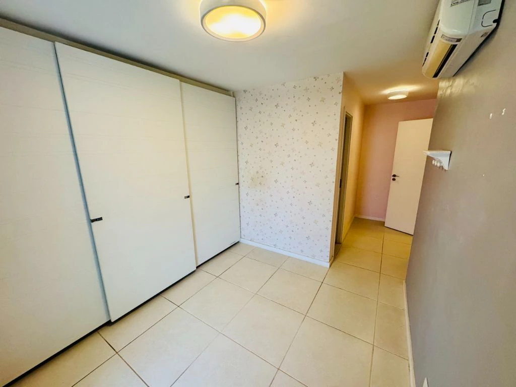 Furnished 3-bedroom apartment with an outdoor pool — photo 13