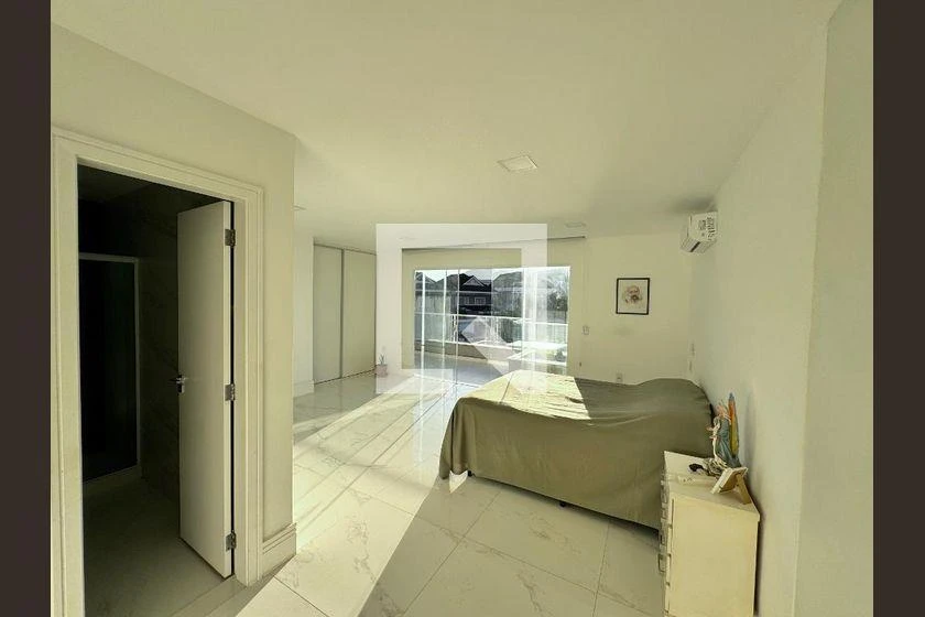 Casa para alugar com 6 quartos e 297 m², cozinha integrada — photo 16