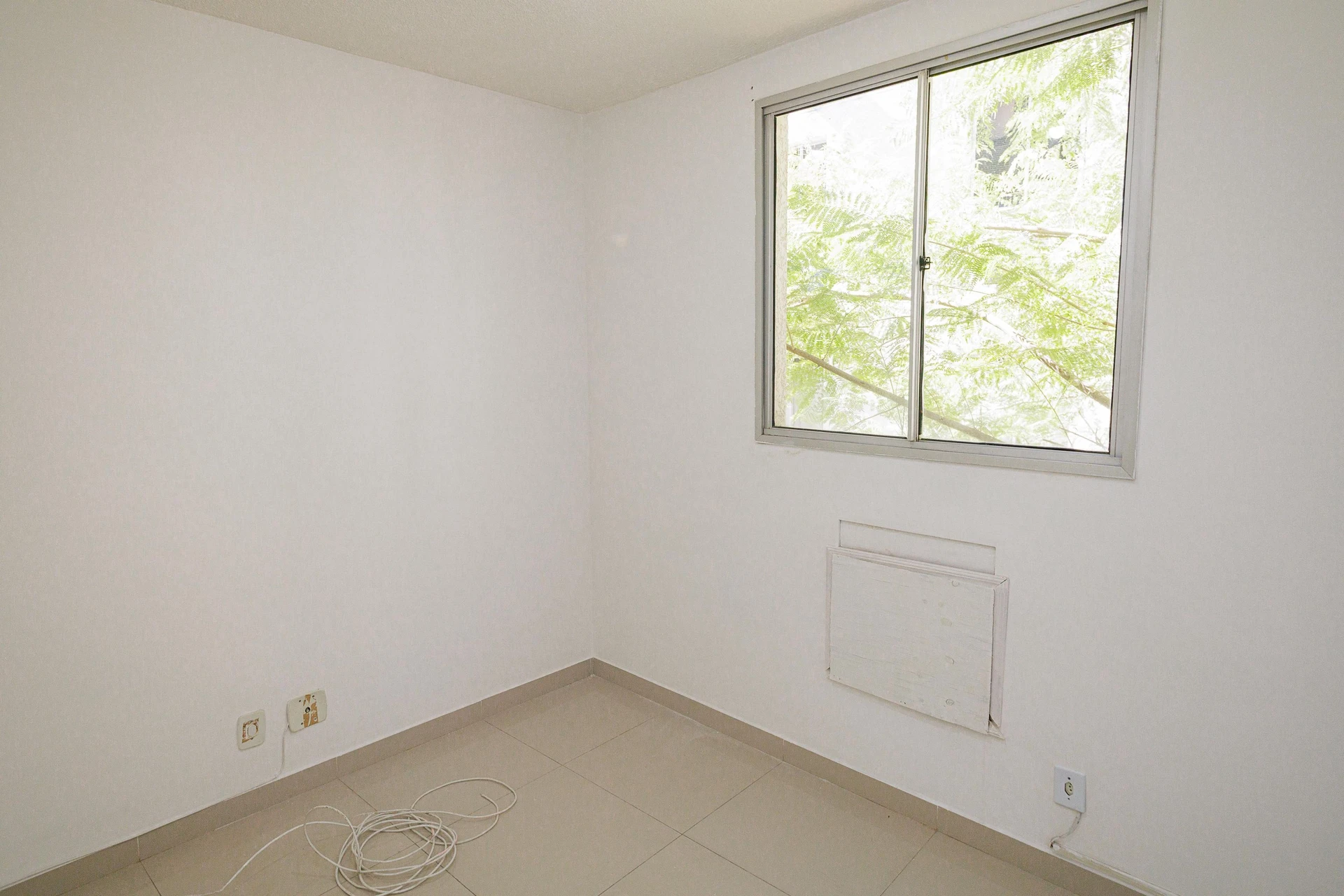 Unfurnished 2-bedroom apartment with 1 bathroom and parking — photo 6