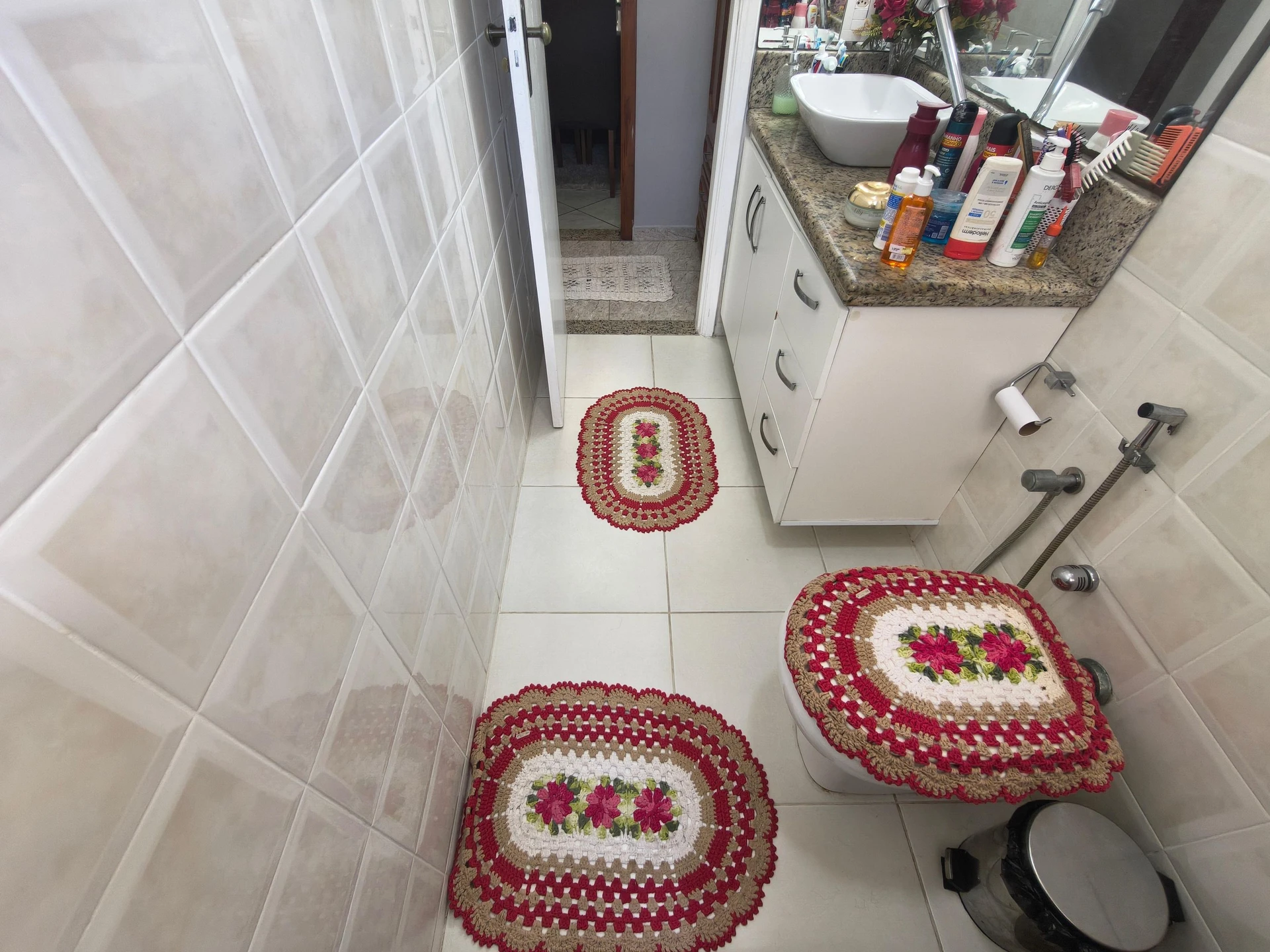 Apartamento amueblado con 3 dormitorios y balcón — photo 29