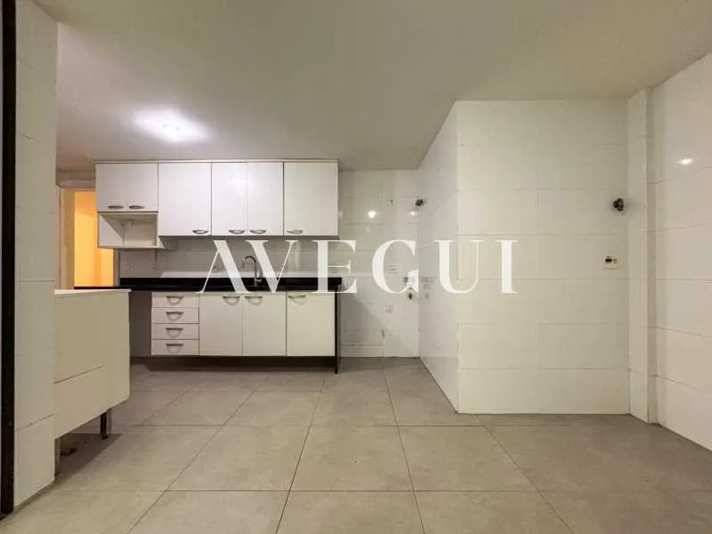 Apartamento com 4 quartos e varanda com box de vidro — photo 23