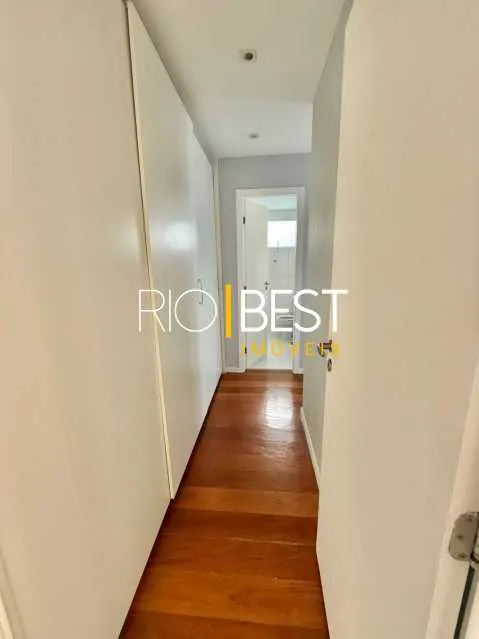 Apartment with 4 bedrooms and a glazed balcony view — photo 20