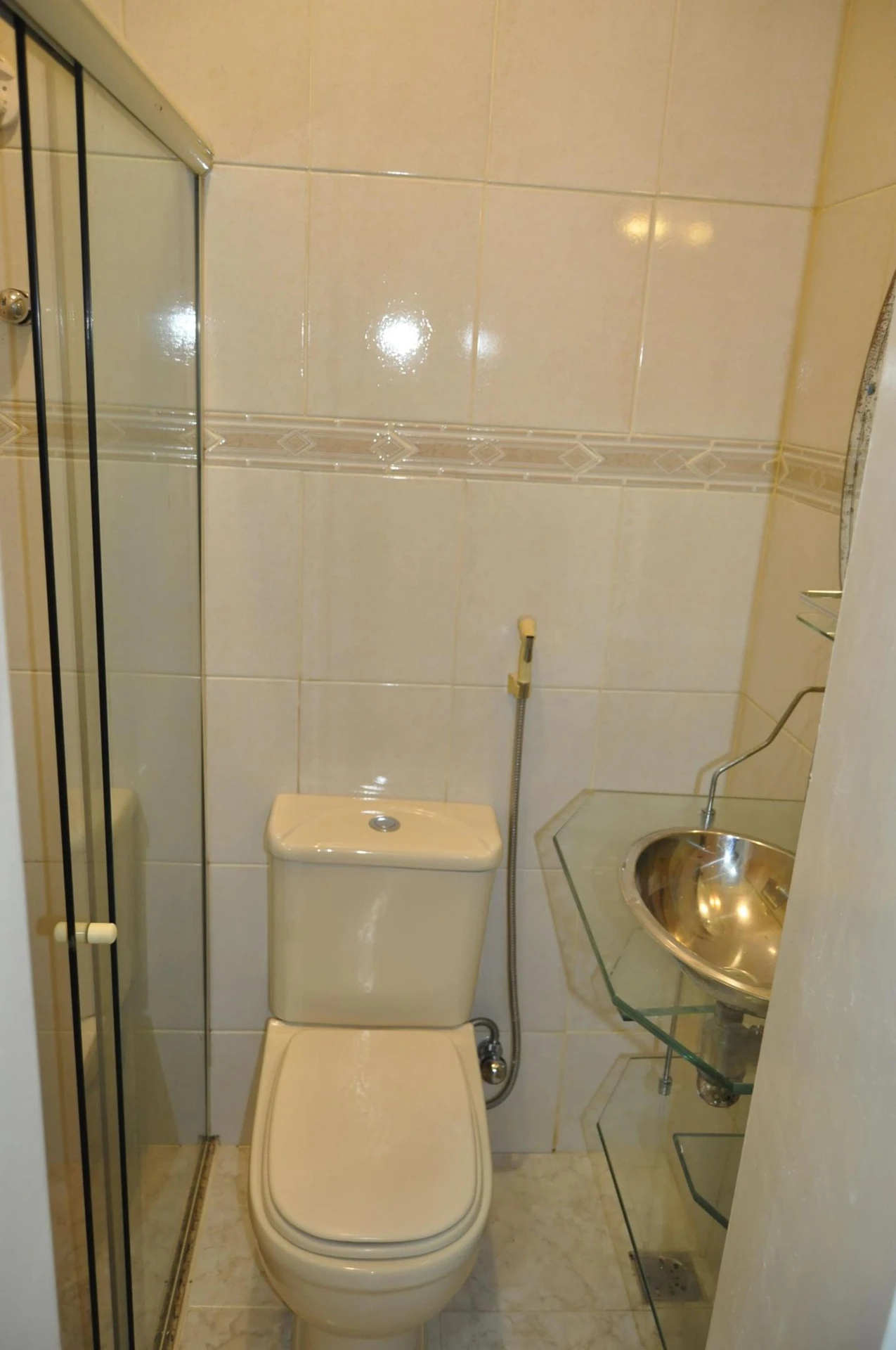 Condo house with 3 bedrooms and a suite — photo 8