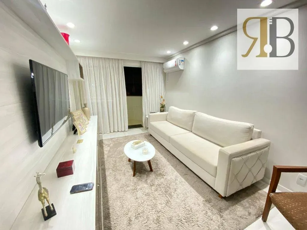 Рабочее место и 4 спальни: квартира 252 м² — photo 9