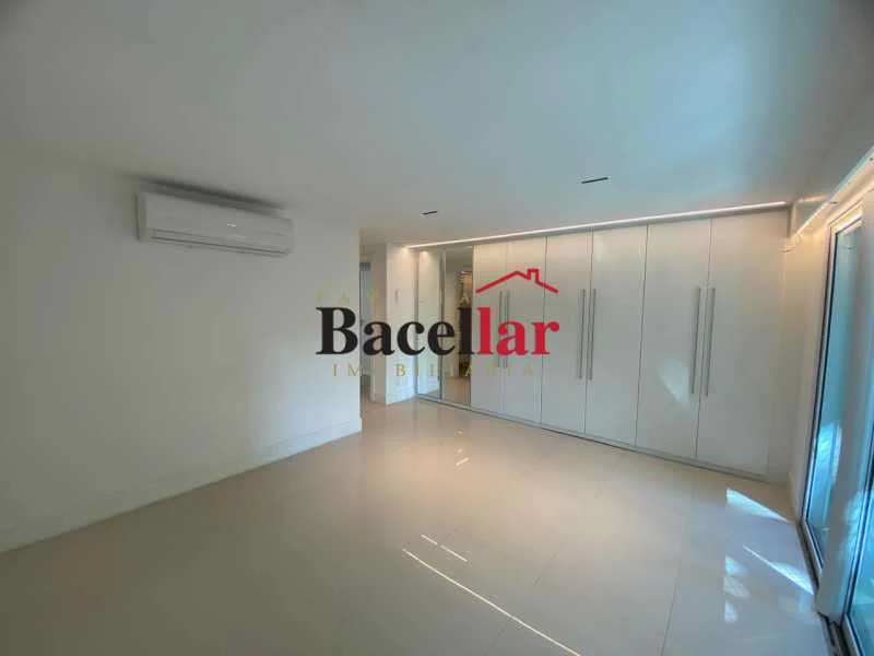 Apartamento con 4 suites y 229 m² con cocina cerrada — photo 22
