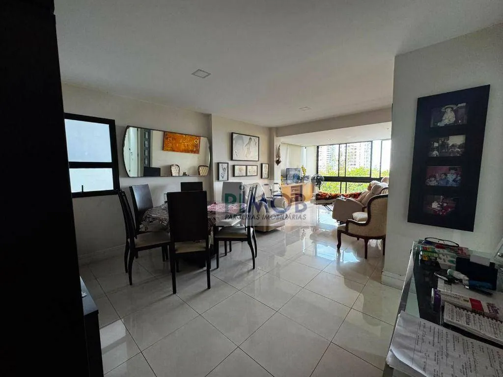 Floor-to-ceiling windows in a 3-bedroom apartment, 110 m²