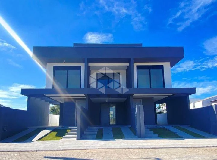 Casa de 130 m² con 3 dormitorios y 2 plazas