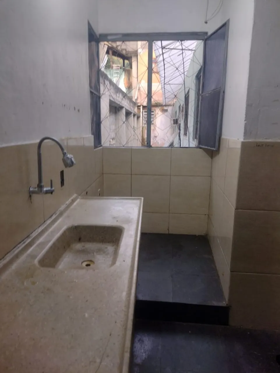 Estúdio com 1 quarto e 2 banheiros, 1 vaga
