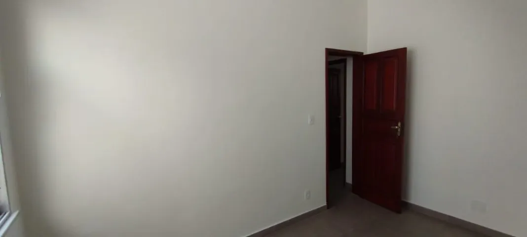 Unfurnished 3-bedroom apartment with balcony — photo 11