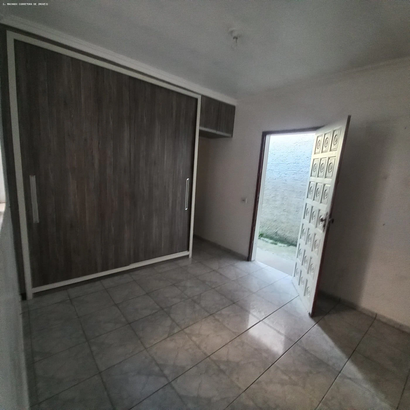 Дом: 2 спальни, 180 м²