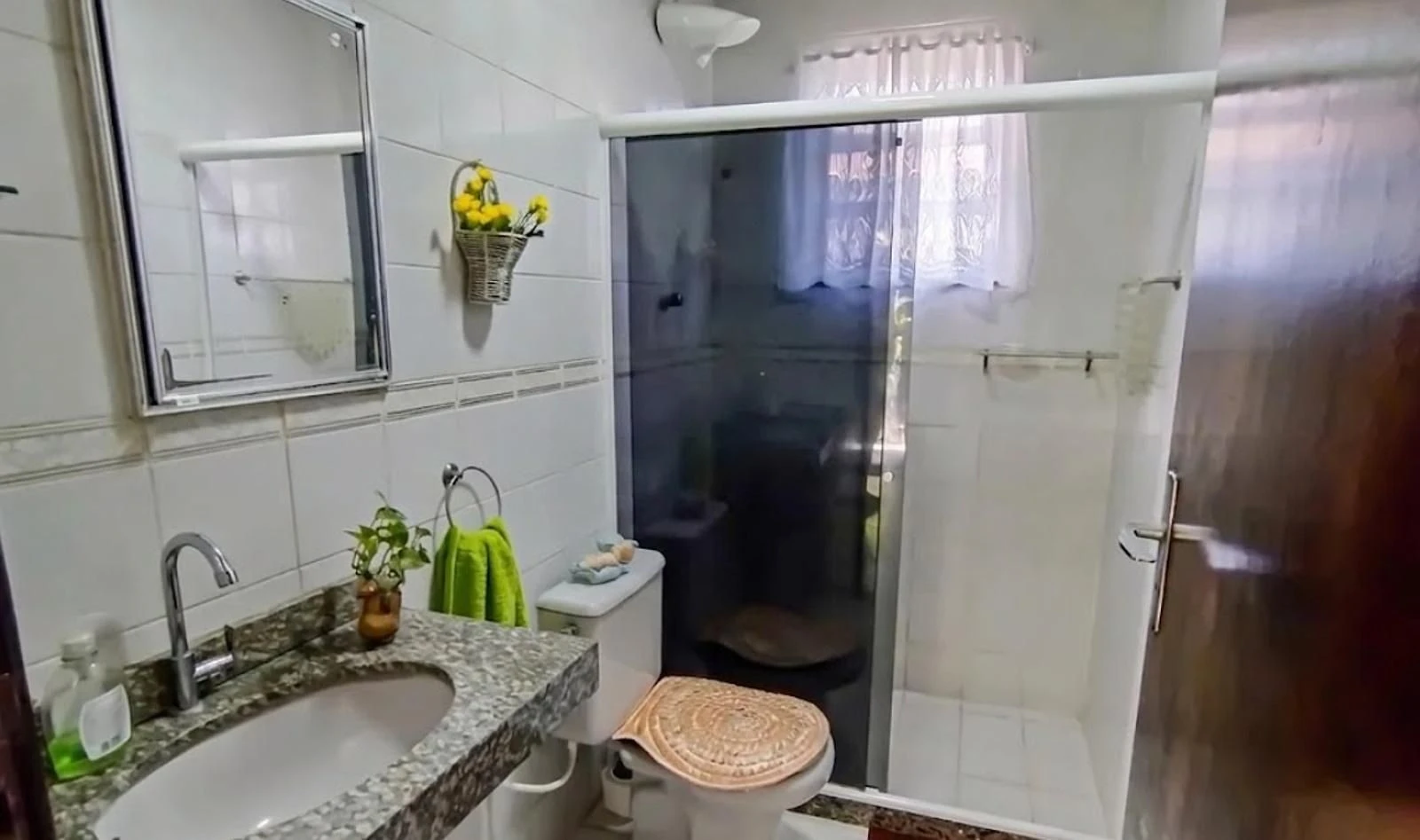 4-bedroom house, 1 with its own bathroom, 298 m² — photo 7