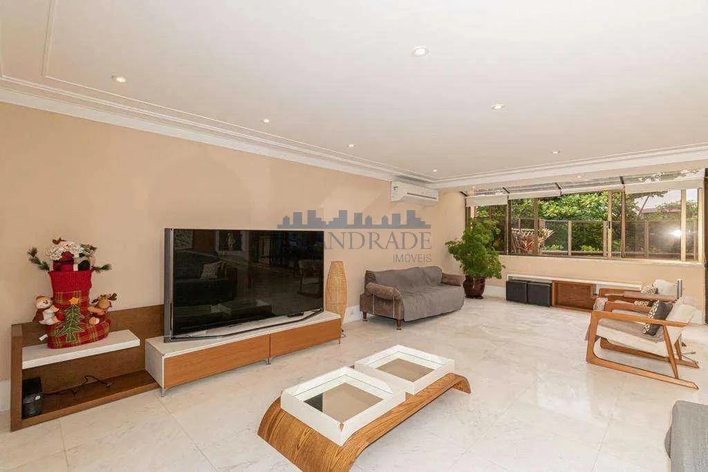4-bedroom apartment in a building with a sauna — photo 8
