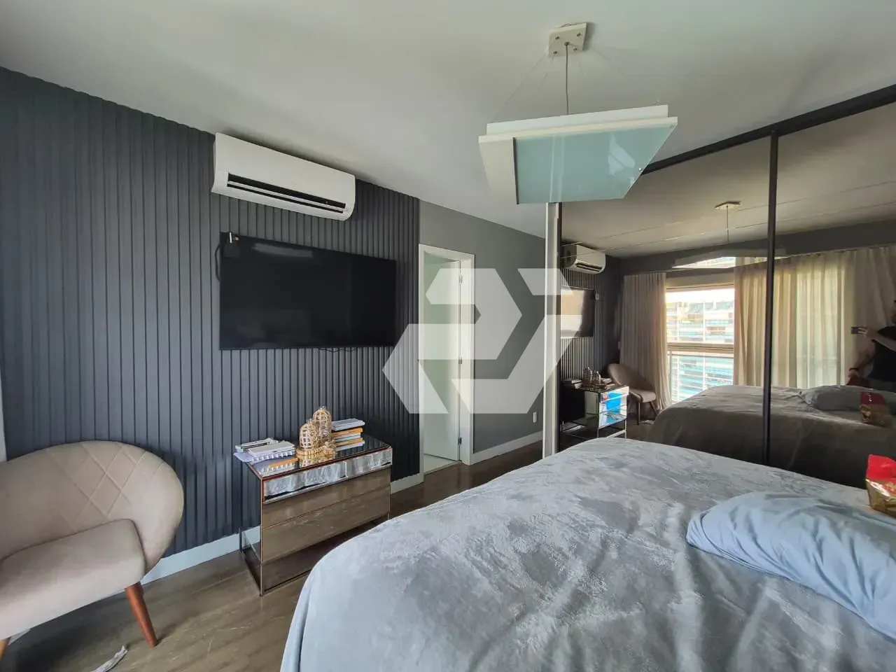 Furnished apartment, 233 m², with a walk-in closet — photo 4