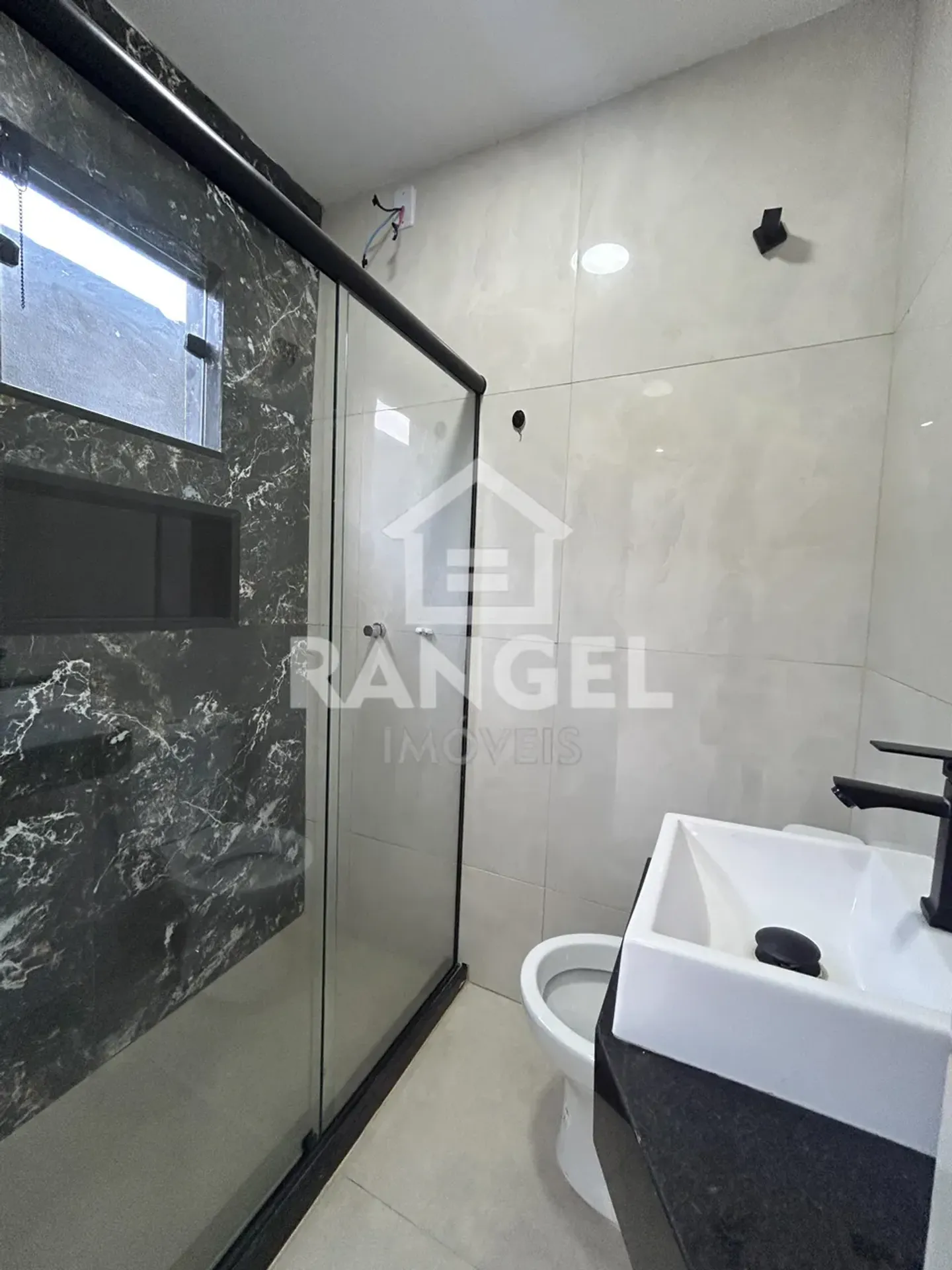3-bedroom house with a washing machine — photo 12