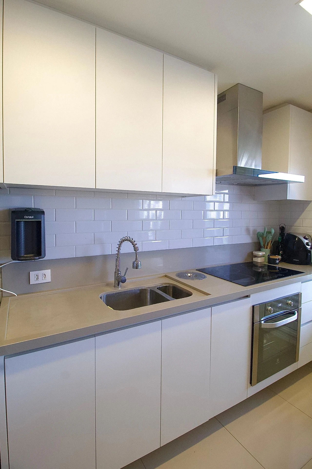 Квартира 80 м² з панорамними вікнами та заскленим балконом — photo 13
