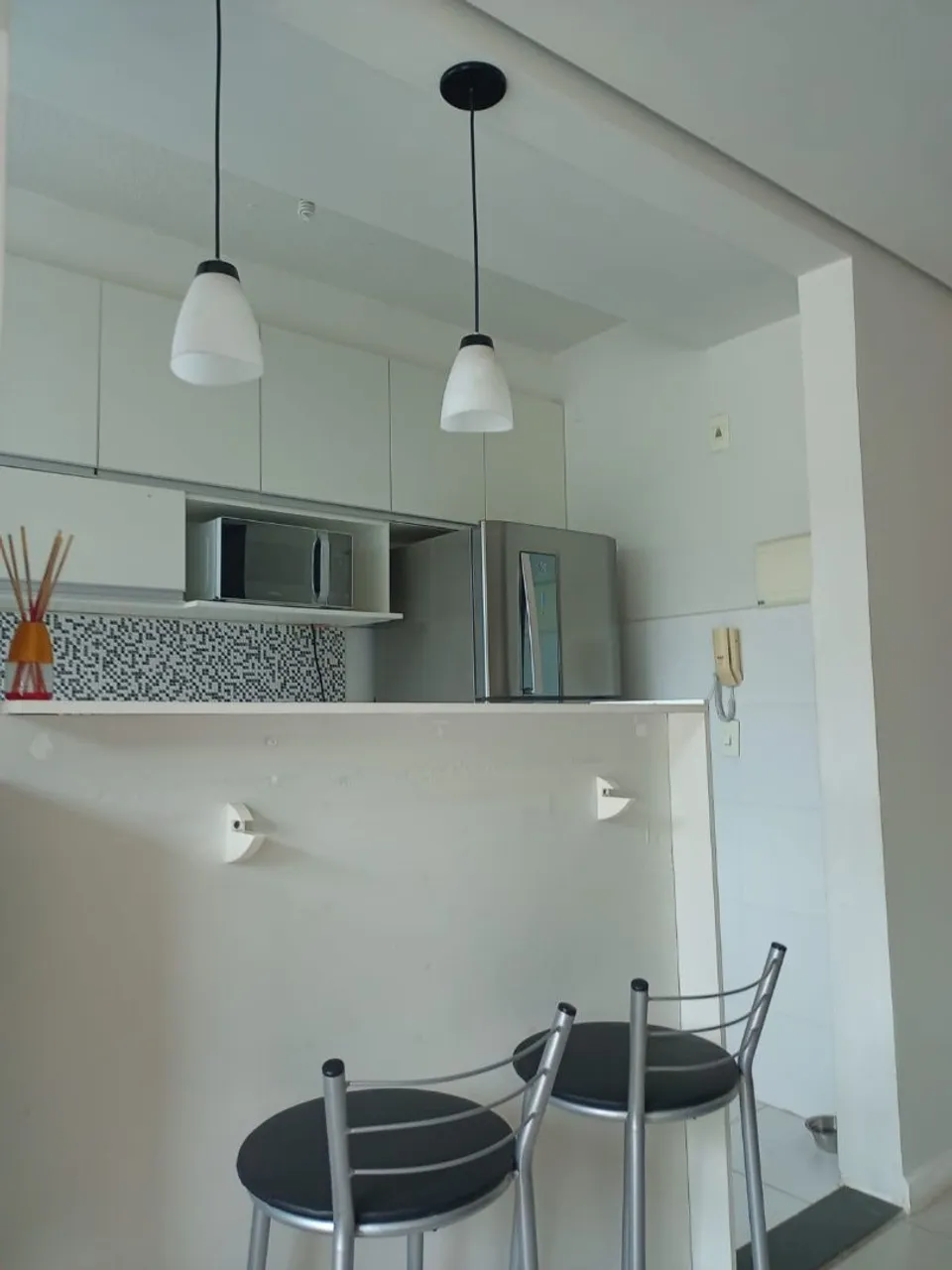 2-bedroom apartment in a building with a gym — photo 2