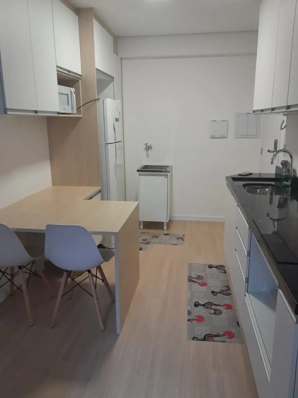 Furnished 1-bedroom apartment with open-plan kitchen — photo 20