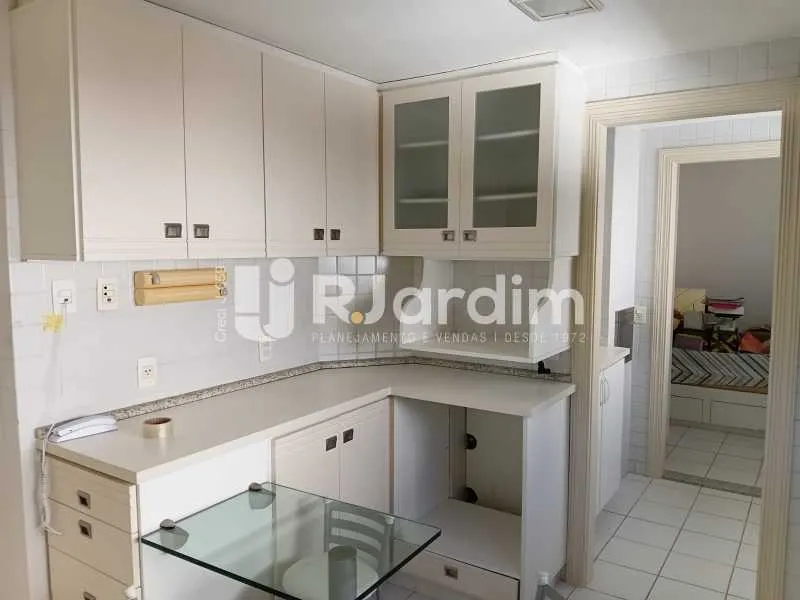 Apartment with 3 bedrooms, 5 bathrooms and 2 parking spots — photo 10
