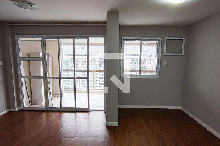 Apartamento vazio de 3 quartos com varanda e 185 m² — photo 15